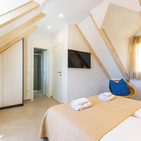 Stunning House In The Old Town By Irundo