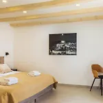 Stunning House In The Old Town By Irundo *