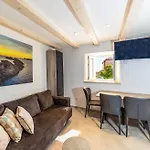 Feriehus Stunning House In The Old Town By Irundo