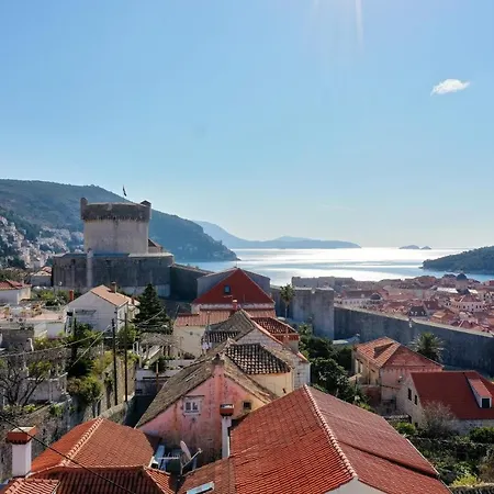 Stunning House In The Old Town By Irundo