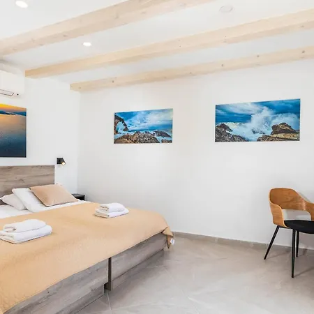 Stunning House In The Old Town By Irundo Holiday home