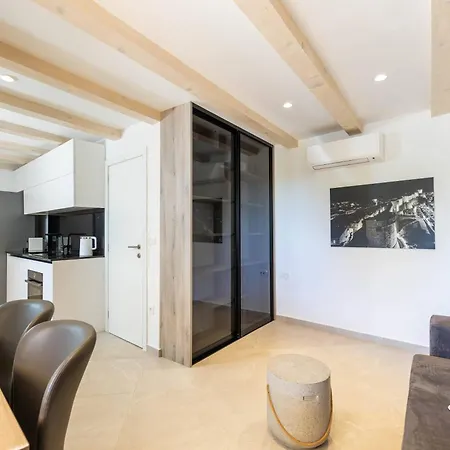 別荘 Stunning House In The Old Town By Irundo