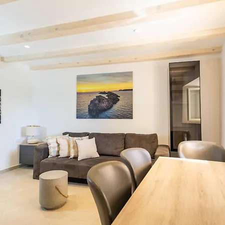 Stunning House In The Old Town By Irundo Ferienhaus