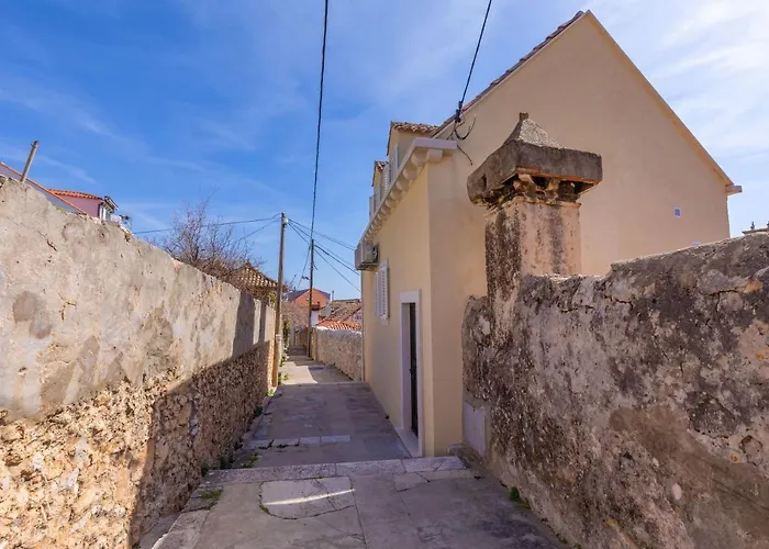 Stunning House In The Old Town By Irundo Ferienhaus *