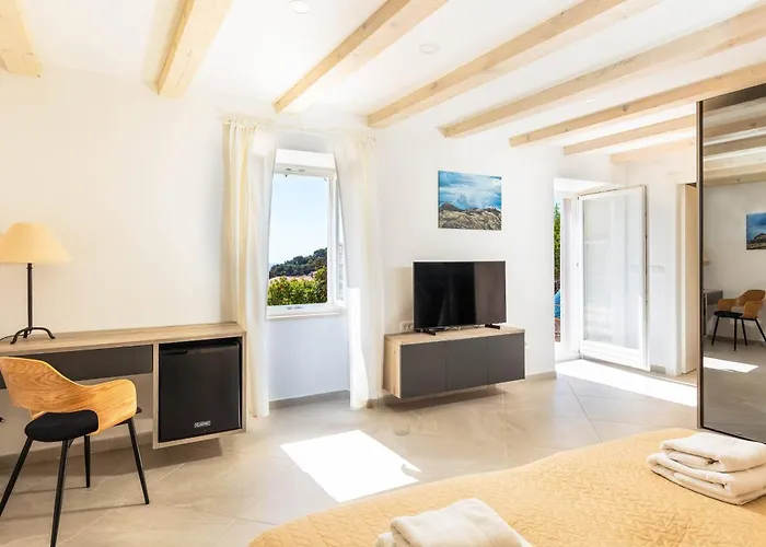 Stunning House In The Old Town By Irundo