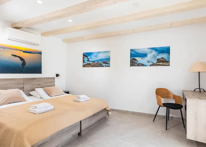 Stunning House In The Old Town By Irundo Ferienhaus