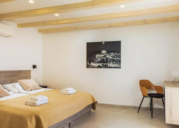 Stunning House In The Old Town By Irundo *