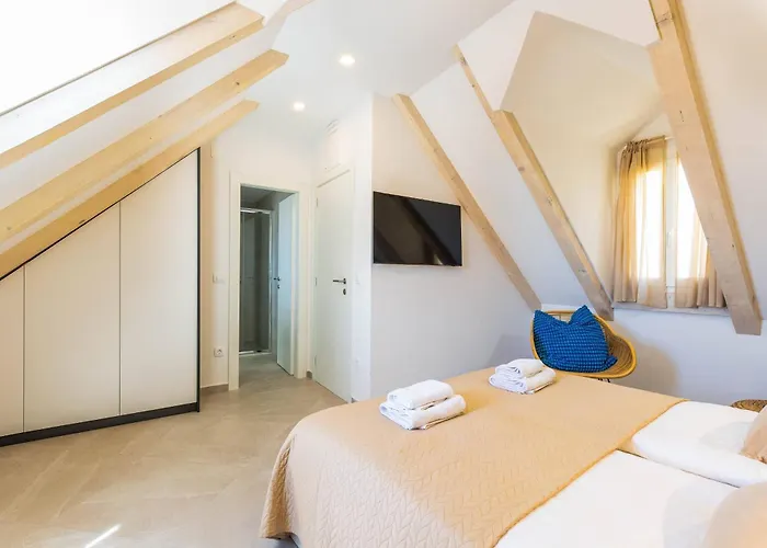 Stunning House In The Old Town By Irundo