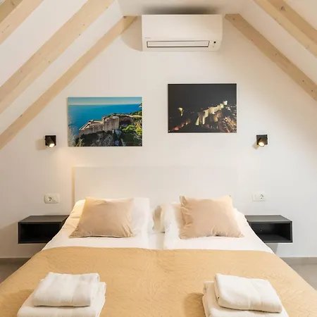 Stunning House In The Old Town By Irundo دوبروفينك