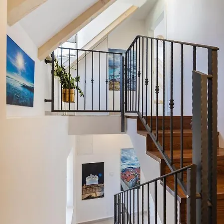 Stunning House In The Old Town By Irundo Hébergement de vacances *