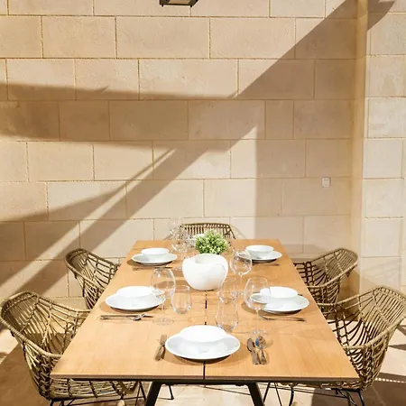 Stunning House In The Old Town By Irundo Ferienhaus