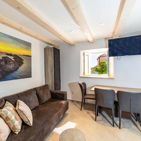 Ferienhaus Stunning House In The Old Town By Irundo